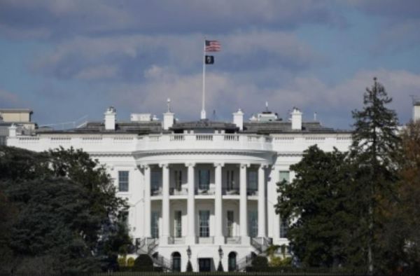 अमेरिका में व्हाइट हाउस के गेट से वाहन टकराया, ड्राइवर की मौत