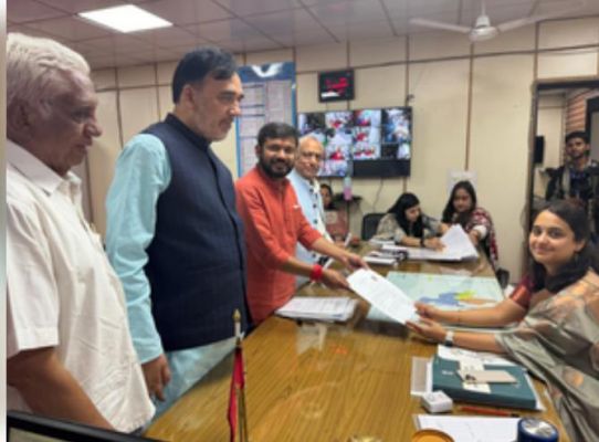 कांग्रेस प्रत्याशी कन्हैया कुमार ने भरा नामांकन, सभी धर्म गुरुओं से लिया आशीर्वाद