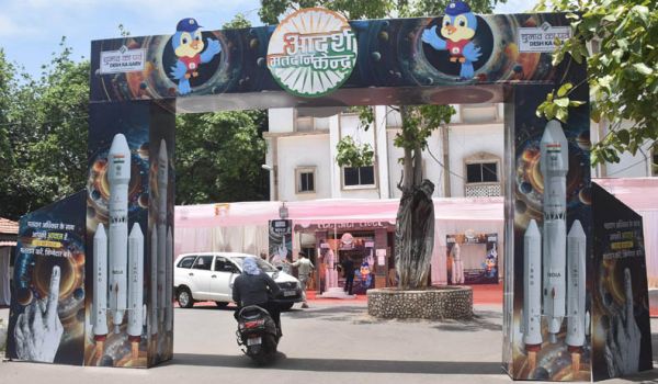 ‘छत्तीसगढ़’ का  संपादकीय :   कल वोट डालने से पहले वोटर को सोचना चाहिए..