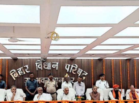 नीतीश, राबड़ी सहित बिहार विधान परिषद के 11 नवनिर्वाचित सदस्यों ने ली शपथ