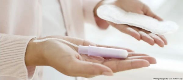 सैनिटरी पैड्स के निपटान के लिए  अतिरिक्त शुल्क पर कोर्ट नाराज