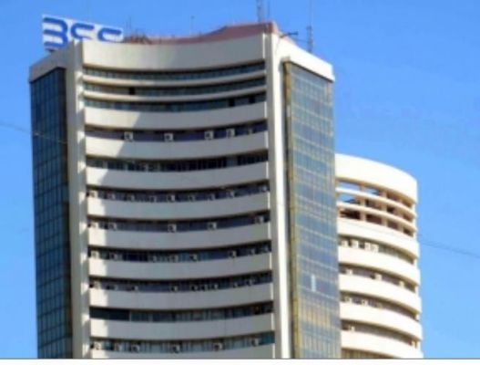 शेयर बाजार में थमी गिरावट; 22,300 पर सपाट बंद हुआ निफ्टी