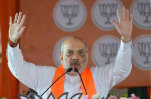 महाराष्ट्र की रैली में अमित शाह ने कहा, कांग्रेस पाकिस्तान के एजेंडे को दे रही बढ़ावा