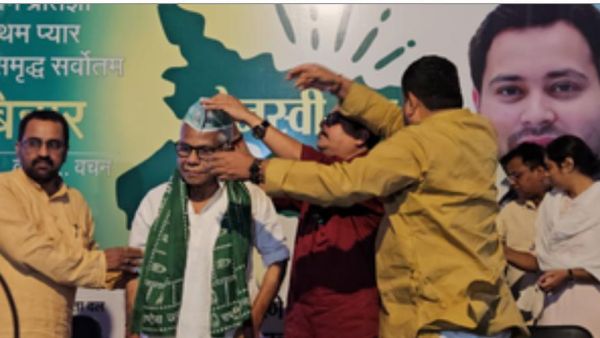 जेडीयू नेता रंजन यादव राजद में हुए शामिल, कहा लालटेन की लहर चल रही है