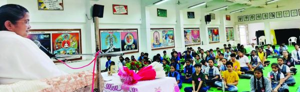 व्यक्तित्व विकास के लिए सोच सकारात्मक बनाएं-सविता दीदी