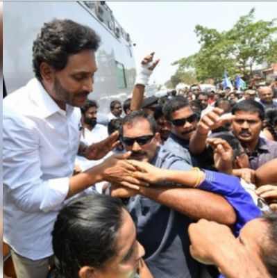 परिवार के गढ़ पुलिवेंदुला पर कब्जा कायम रख सकेंगे जगन?