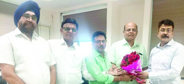 सुरक्षा एवं रोकथाम कार्यशाला के लिए अग्निशमन निर्देशक से कैट की मुलाकात
