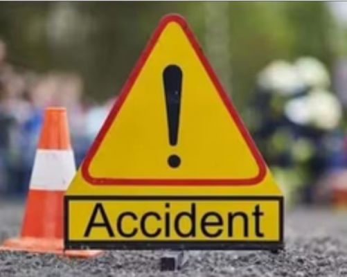 बिहार : ट्रक ने कार में मारी टक्कर, 3 दोस्तों की मौत