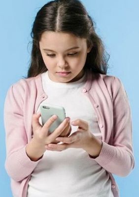 ऑनलाइन दुनिया के जाल से अपने बच्चों को बचाने का तरीका जानिए