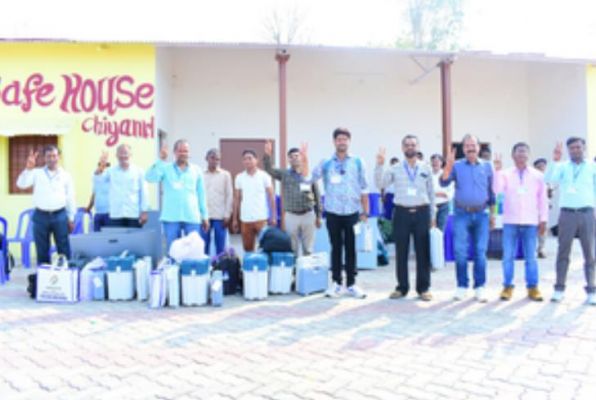 झारखंड में 'फर्स्ट फेज' की वोटिंग का इशारा, नक्सलियों की मांद में लोकतंत्र का जश्न-ए-बहारा