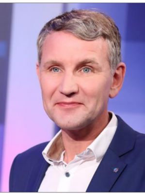 प्रतिबंधित नाजी नारे लगाने वाले जर्मन राजनेता पर 13,000 यूरो का जुर्माना