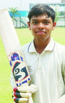 प्लेट कंबाइंड की 7 रनों की बढ़त 