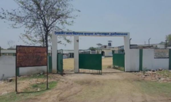 हजारीबाग में दो बूथ पर वोट बहिष्कार, ग्रामीणों को समझाने में जुटा प्रशासन