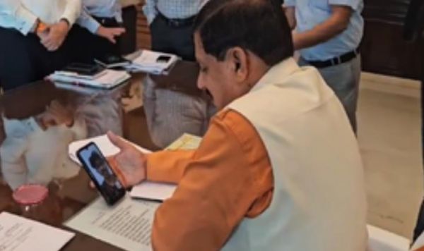 मध्य प्रदेश के मुख्यमंत्री ने किर्गिस्तान में अध्ययनरत छात्रों से बात की