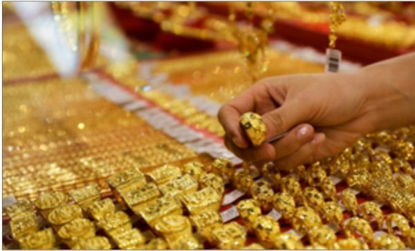 सोने का भाव हुआ 74,000, जानिए कब तक रहेगी तेजी 