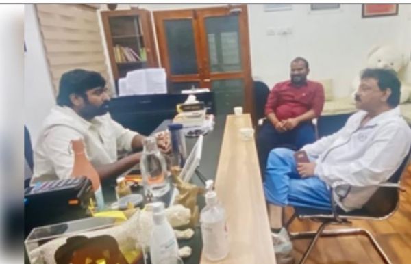 एक्टर विजय सेतुपति से मिले राम गोपाल वर्मा, कहा- असल जिंदगी में वह और भी अच्छे 