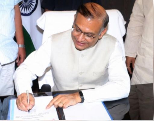 जयंत सिन्हा ने शो-कॉज नोटिस पर जताई हैरानी, कहा- पोस्टल बैलेट से दिया वोट, प्रचार के लिए पार्टी ने पूछा ही नहीं 