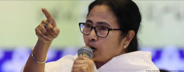 न्यायपालिका से टकराव की राह पर ममता?