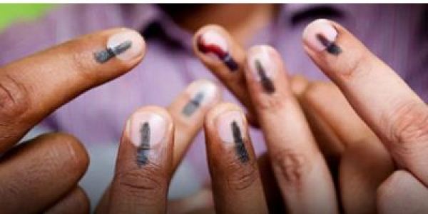 पश्चिम बंगाल की आठ लोकसभा सीट पर पूर्वाह्न 11 बजे तक करीब 37 प्रतिशत मतदान