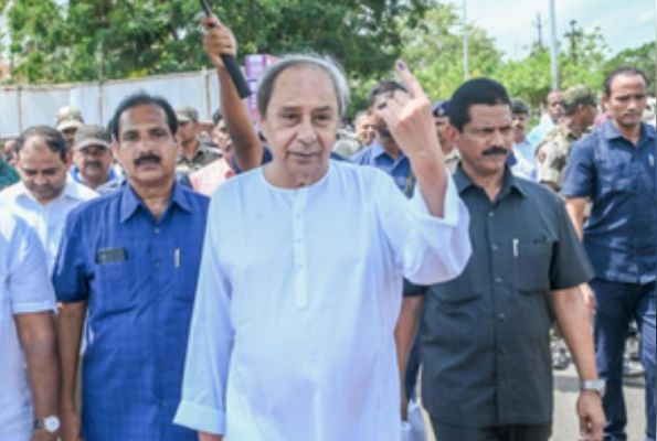 वोट डालने के बाद नवीन पटनायक ने कहा, फिर से स्थिर सरकार बनाएंगे 