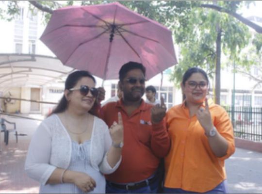 लोकसभा चुनाव का छठा चरण : दोपहर 3 बजे तक 49 प्रतिशत से ज्यादा मतदान