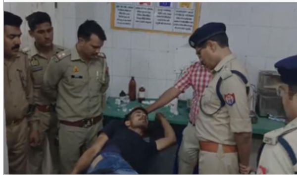 मुरादाबाद में गौ-तस्करों से पुलिस की मुठभेड़, दो घायल