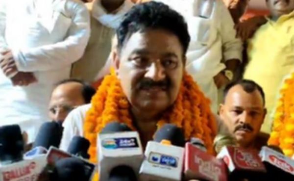 सपा को झटका, वरिष्ठ नेता नारद राय ने दिया इस्तीफा, भाजपा में शामिल होने की घोषणा 