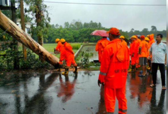 चक्रवाती तूफान 'रेमल' से बचाने के लिए समुद्री बेड़े ने किया शानदार काम