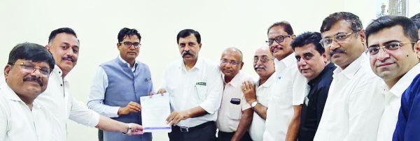 व्यापारियों को मिली नोटिस पर स्वत: रोक और पूर्व ई-वे बिल अधिसूचना यथावत रखने चेम्बर का ज्ञापन