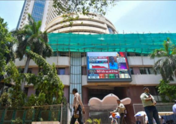 शेयर बाजार में चौतरफा बिकवाली, निवेशकों के डूबे 30 लाख करोड़ रुपये 