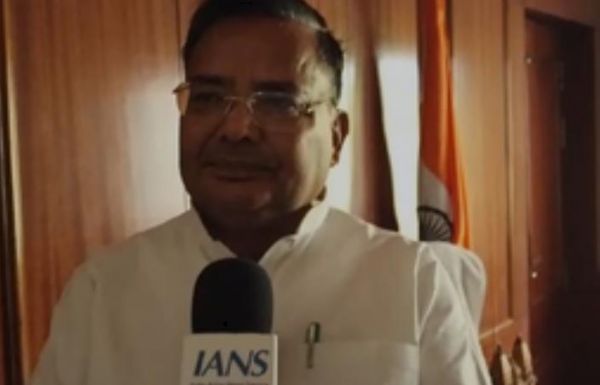यूपी के मंत्री जयवीर सिंह ने इंडिया गठबंधन पर लगाया लोगों को गुमराह करने का आरोप 