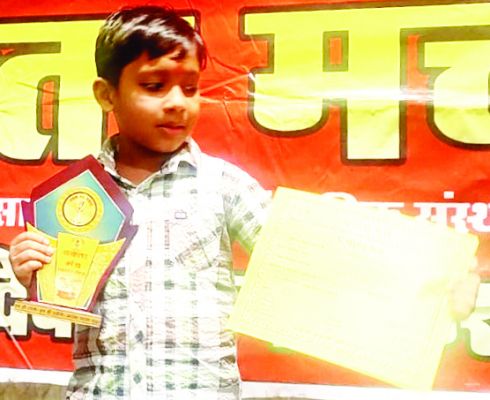 वक्ता मंच की ओपन माइक प्रतियोगिता में किअंश ओझा प्रथम