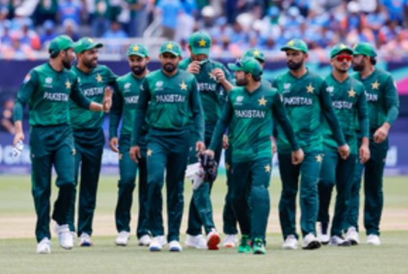 भारत से मिली हार के बाद पाकिस्तान पर बौखलाए वकार युनुस