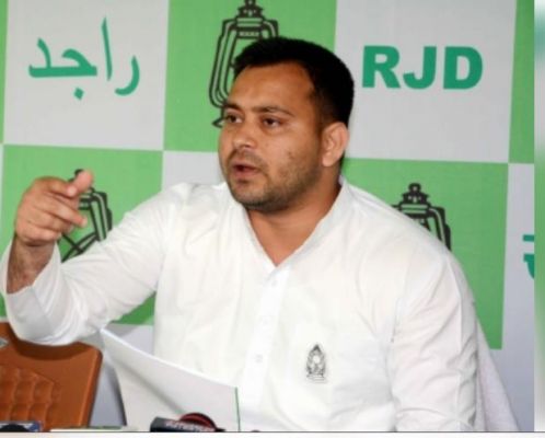बिहार में कानून व्यवस्था को लेकर तेजस्वी ने नीतीश सरकार पर कसा तंज