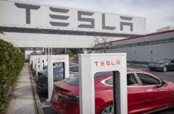 टेस्ला शेयरधारकों ने मंजूर किया मस्क के लिए 56 अरब डॉलर का पे पैकेज 