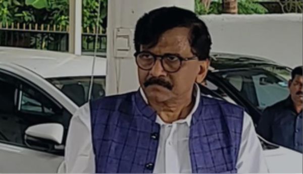 काउंटिंग सेंटर के स्टाफ और चुनाव अधिकारी के फोन की जांच हो, रविंद्र वायकर को शपथ लेने से रोका जाए : संजय राउत 