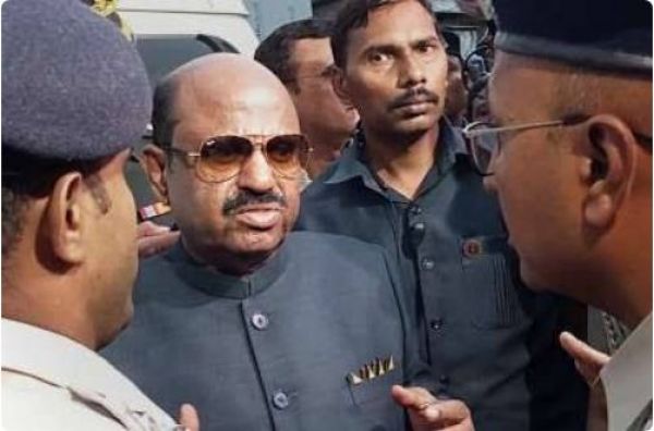 ‘छत्तीसगढ़’ का  संपादकीय :  प. बंगाल सीएम-राज्यपाल के रिश्ते भारत-पाक से भी खराब