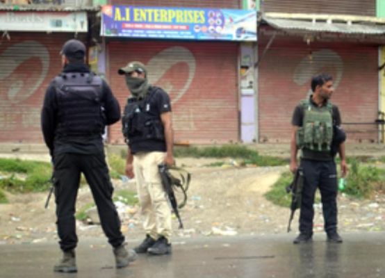 जम्मू-कश्मीर में दो आतंकियों के मारे जाने को सेना ने बड़ी सफलता बताया 