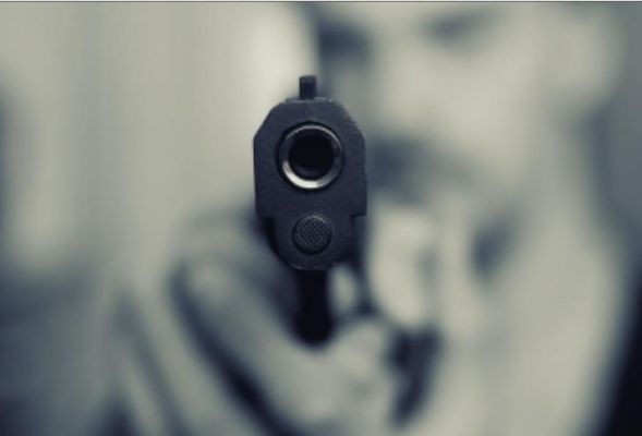 कर्नाटक के हसन में गोली लगने से दो लोगों की मौत
