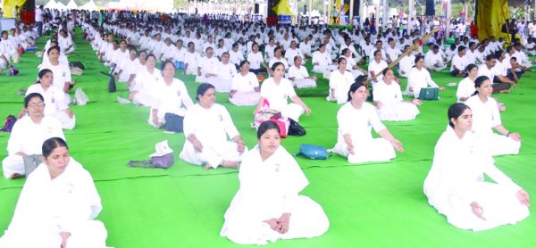 राजयोग अपनाकर विश्व में आठ लाख तनावमुक्त जीवन जी रहे-सविता दीदी