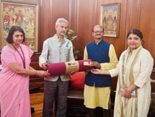 आईआईटी मंडी ने बनाया एआई योगा मैट, सही आसन करने में करेगा मदद 