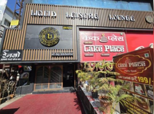 पुणे पुलिस ने एल3 बार के शौचालय में ड्रग लेने वाले लड़के को मुंबई से पकड़ा