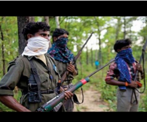 झारखंड के पलामू में कन्स्ट्रक्शन साइट पर नक्सलियों का हमला, तीन गाड़ियां फूंकी 