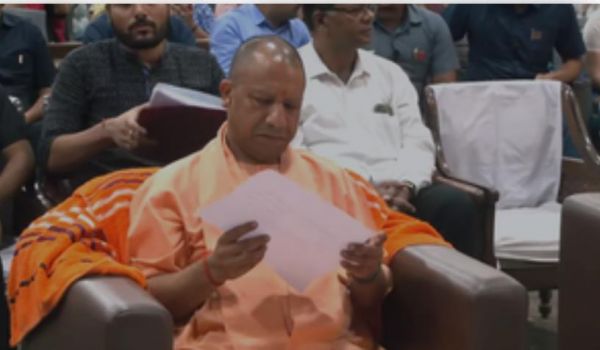 शिक्षकों का सम्मान वर्तमान और भावी पीढ़ी का सम्मान है : सीएम योगी 