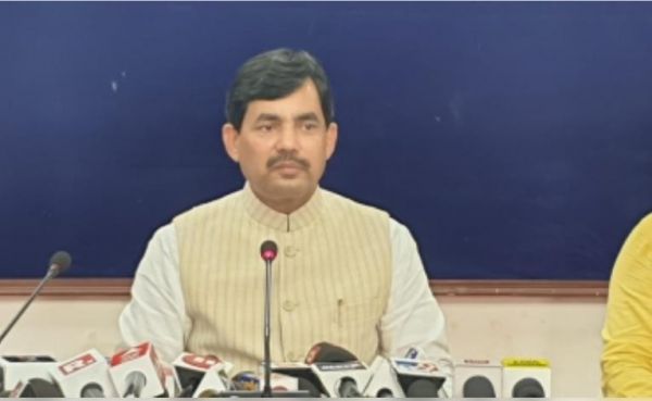 नीतीश कुमार के नेतृत्व में चल रही सरकार, आगे भी चलेगी : शाहनवाज हुसैन 
