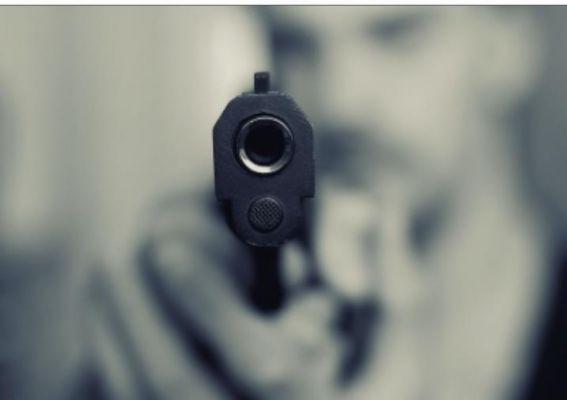 दतिया में शराब पीने को लेकर हुए विवाद में गोली चली, एक महिला की मौत, एक गंभीर 