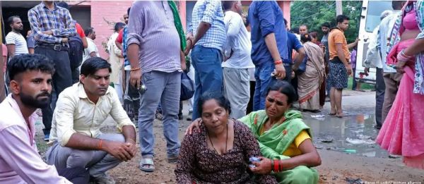 कौन है हाथरस में सौ से ज्यादा लोगों की मौत का जिम्मेदार?