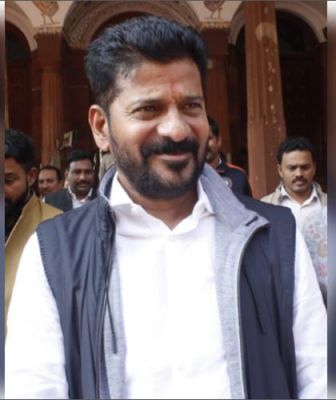 रेवंत रेड्डी टीपीसीसी के नए अध्यक्ष के नाम को अंतिम रूप देने के लिए दिल्ली दौरे पर 