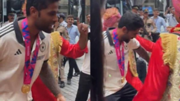 सूर्यकुमार ने अपने नृत्य कौशल से किया मंत्रमुग्ध 