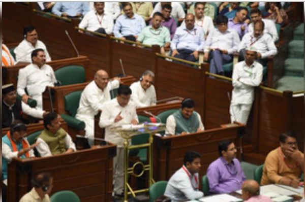 मध्य प्रदेश में जल जीवन मिशन में गड़बड़ी का आरोप, विपक्ष का सदन से वॉक आउट